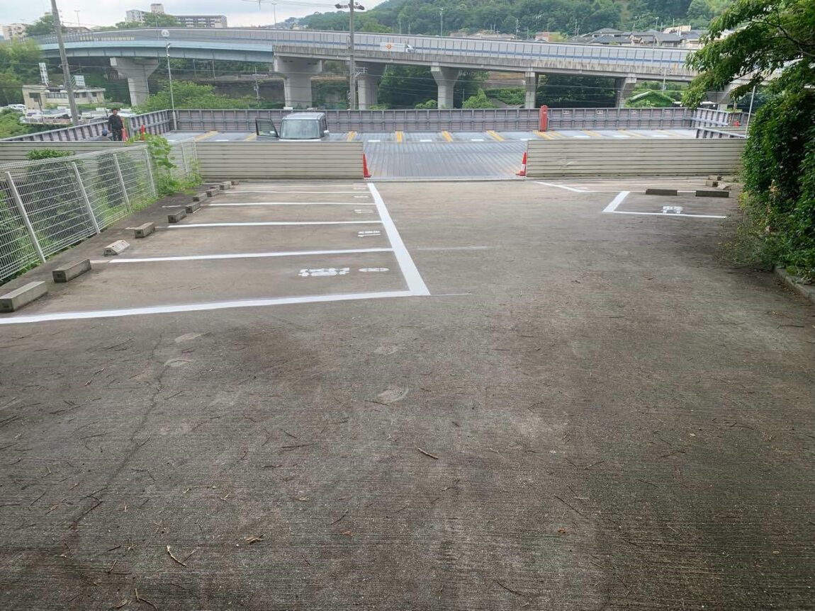 駐車場のライン引き